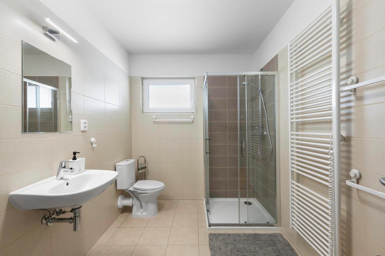 Prosecne Holiday House Adam מראה חיצוני תמונה